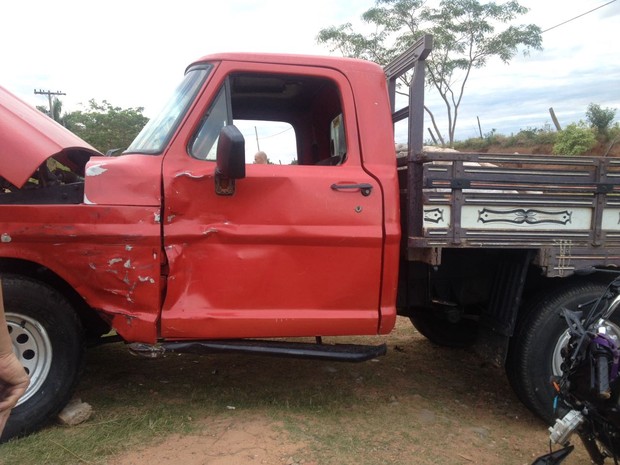 G1 - Motociclista morre em colisão com caminhonete em estrada vicinal -  notícias em Presidente Prudente e Região