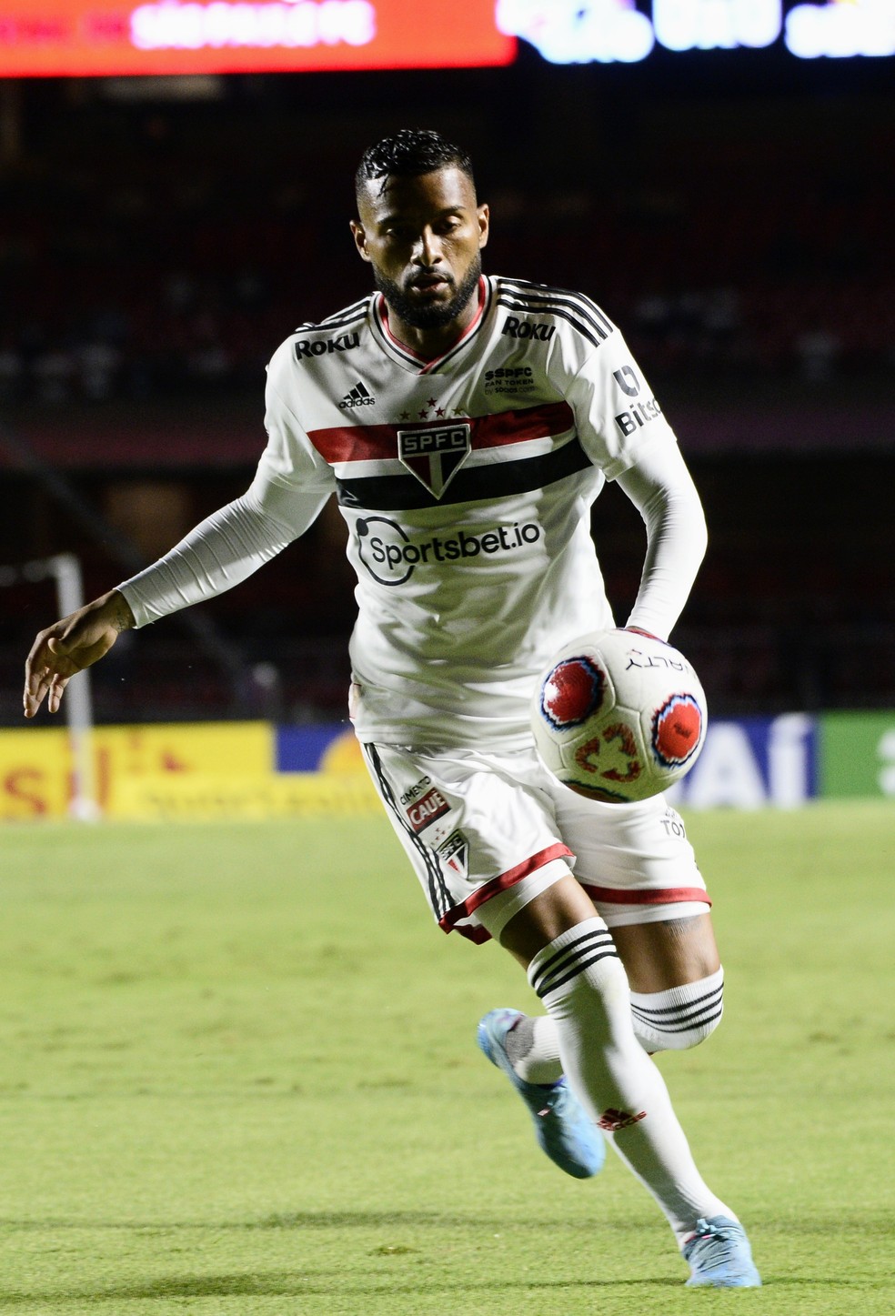 Reinaldo ainda tem a renovação incerta — Foto: Marcos Ribolli