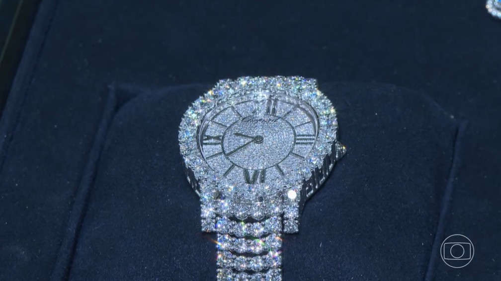 Relógio da marca Chopard apreendido pela Receita desde 2021 — Foto: Jornal Nacional 