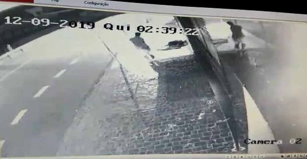 Jovem é preso suspeito de matar idoso com chutes e pedradas em Uberlândia