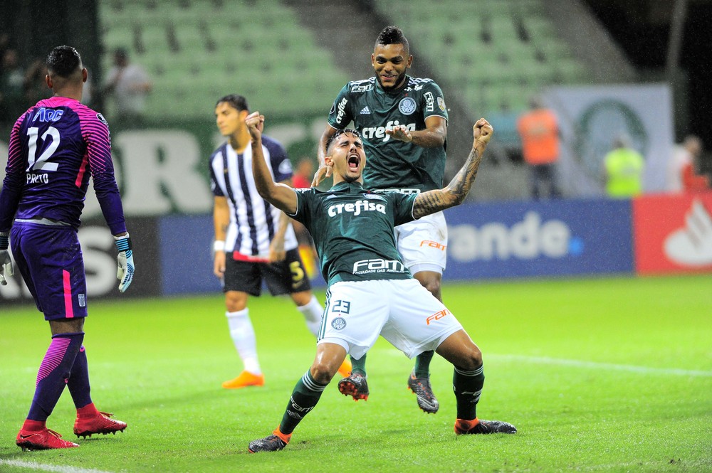 Melhor início de Libertadores desde 2001 alivia Palmeiras para Dérbi