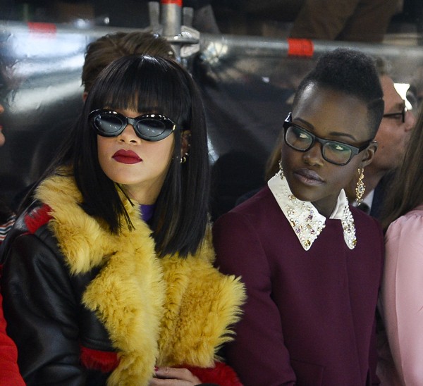 Rihanna e Lupita Nyong'o irão estrelar filme baseado nesta foto (Foto: Getty Images)