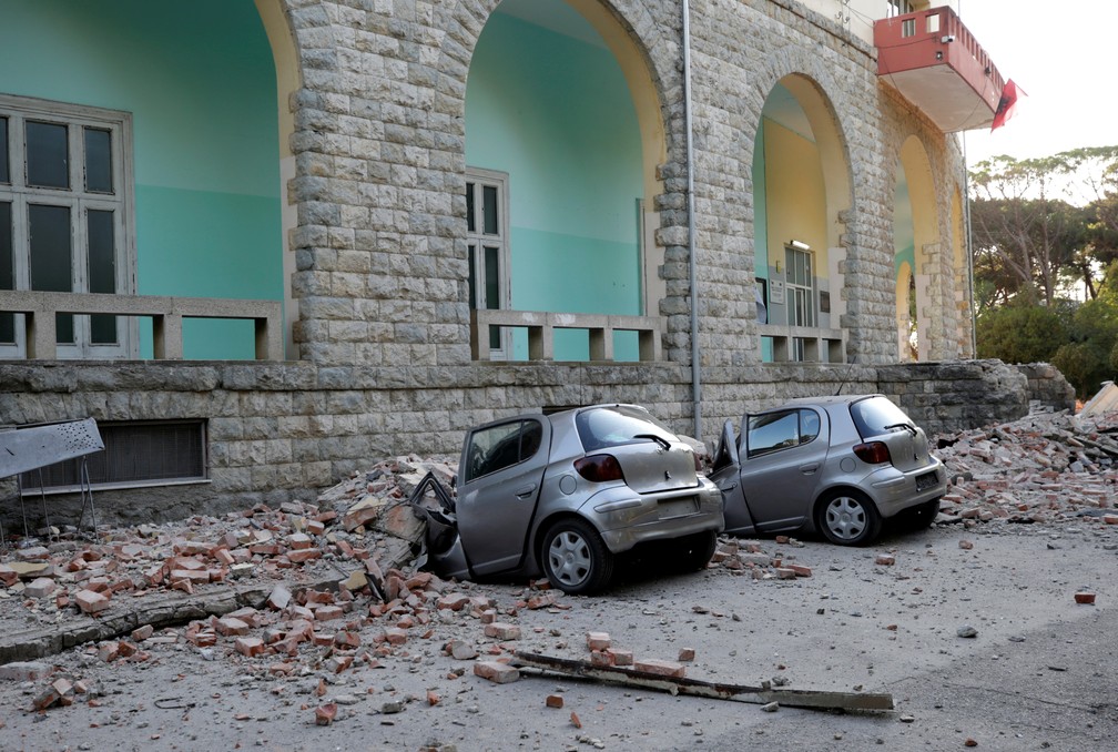 Terremoto deixou prejuÃ­zos em Tirana, capital da AlbÃ¢nia â€” Foto: Florion Goga/Reuters