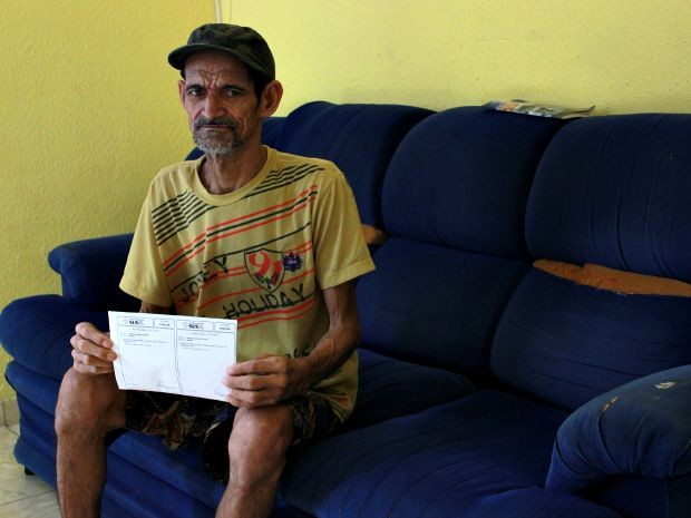 Sebastião espera para iniciar tratamento na FCecon desde abril deste ano (Foto: Jamile Alves/G1 AM)