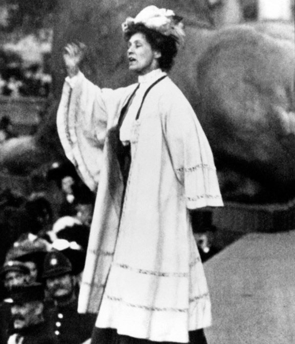 Emmeline Pankhurst, fundadora de grupo que lutava pelo direito de voto feminino, em foto feita em 1º de janeiro de 1908  (Foto: AFP)