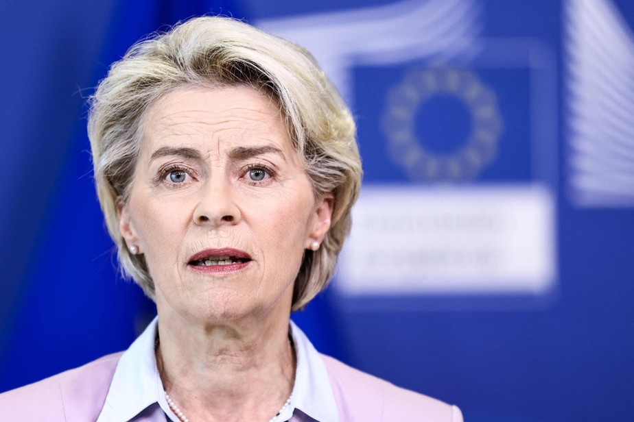 Presidente da Comissão Europeia, Ursula von der Leyen, durante coletiva de imprensa, em Bruxelas, na Bélgica.