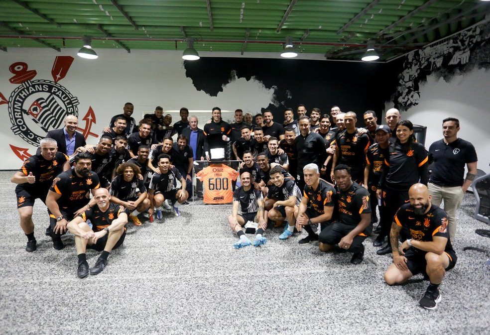 Cássio comenta sobre ter alcançado a marca de 600 jogos com a camisa do Timão
