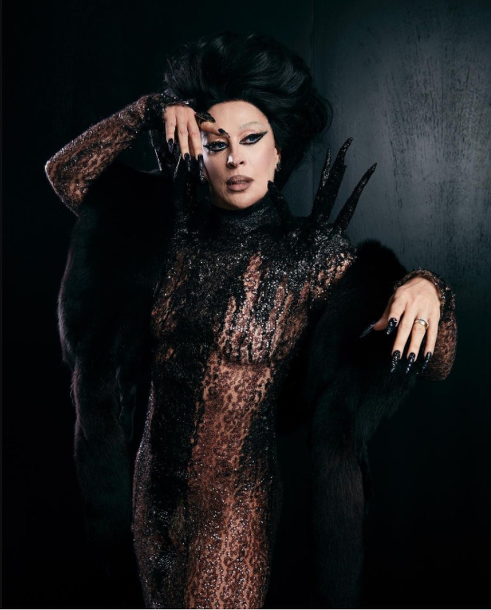 Claudia Raia apostou em produção com preto para festa de Halloween — Foto: Reprodução/Instagram/Claudia Raia