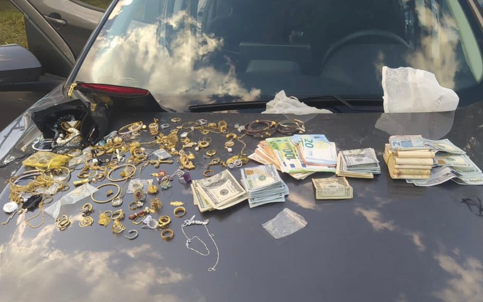 Suspeitos de envolvimento em furto de apartamento de luxo na BA s&atilde;o presos em MG &mdash; Foto: Divulga&ccedil;&atilde;o/Pol&iacute;cia Civil