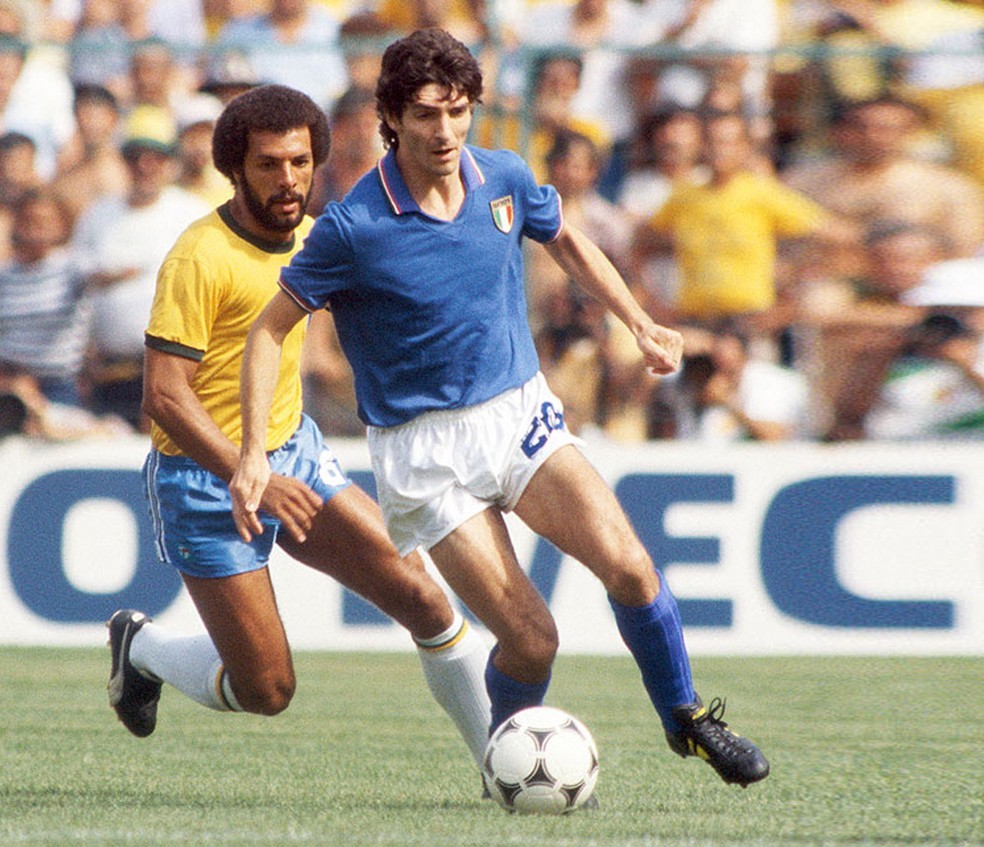 Júnior e Paolo Rossi em encontro durante a Copa do Mundo de 1982 — Foto: Getty Images
