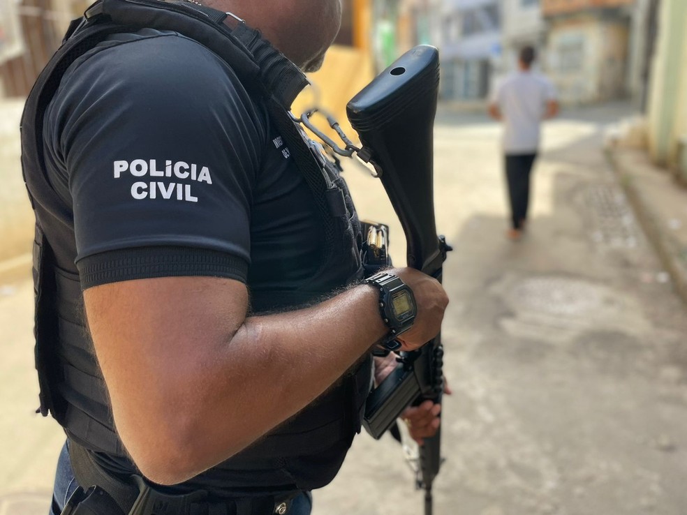 Pol&iacute;cias Civil e Militar cumprem mandados em Santo Ant&ocirc;nio de Jesus &mdash; Foto:  Haeckel Dias/Ascom-PC