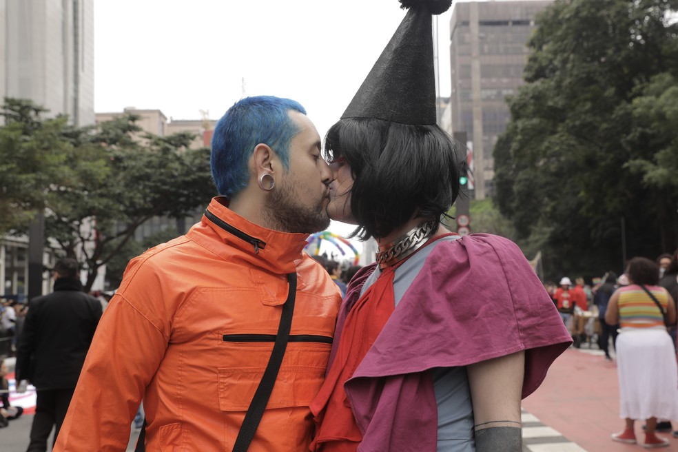 Renato Cardoso e Guilherme Gemir na Parada LGBT+ — Foto: Celso Tavares/g1