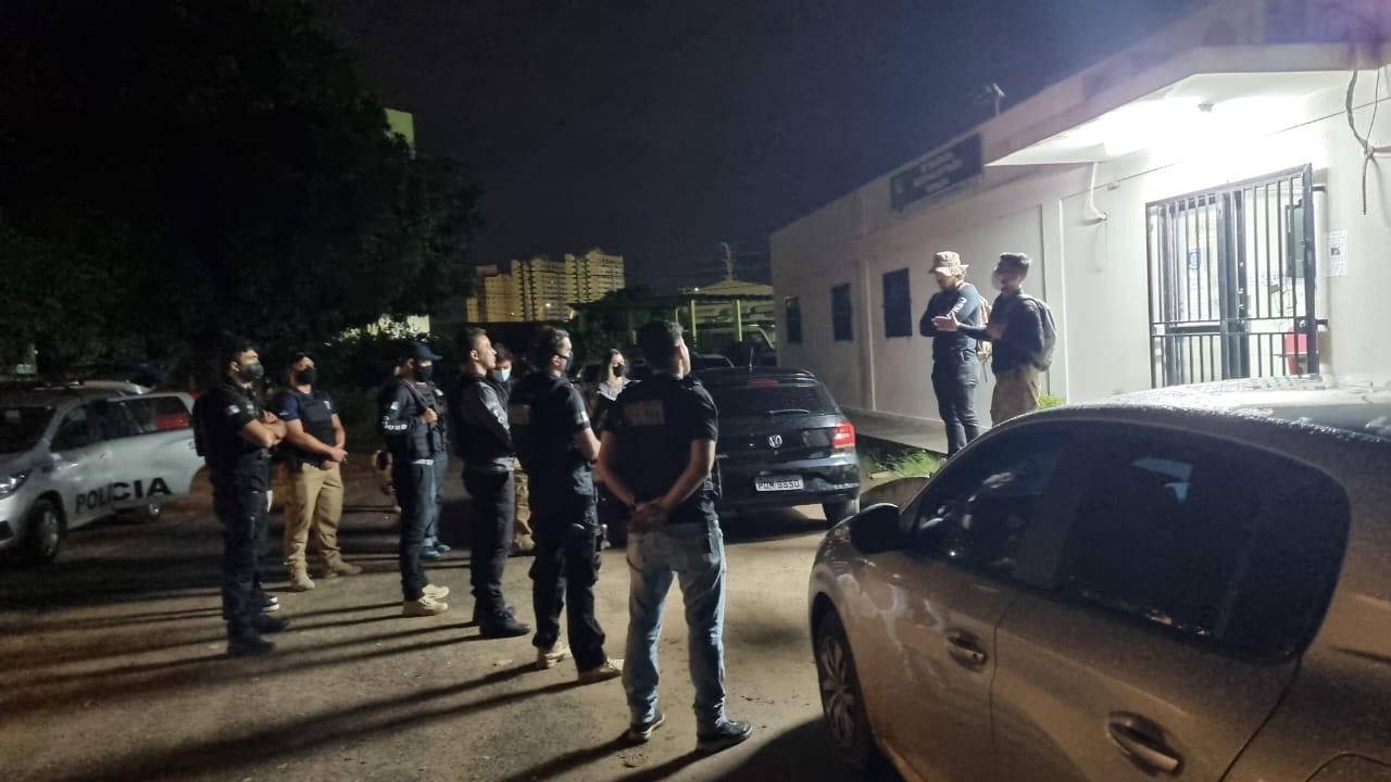 Operação da Polícia Civil de combate a roubo a carros-fortes cumpre sete mandados de busca e apreensão no Sertão de PE