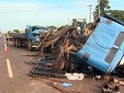 Colisão entre dois caminhões e moto deixa três feridos em Sertãozinho, SP