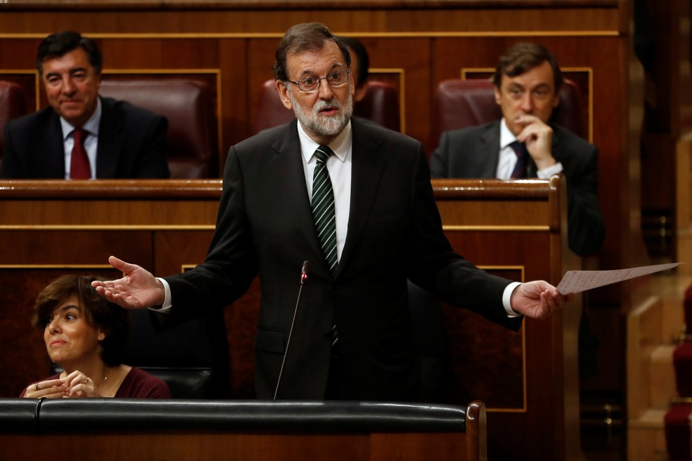 Chefe do governo espanhol, Mariano Rajoy, fala nesta quarta-feira (18) no Congresso espanhol (Foto: Reuters/Juan Medina)