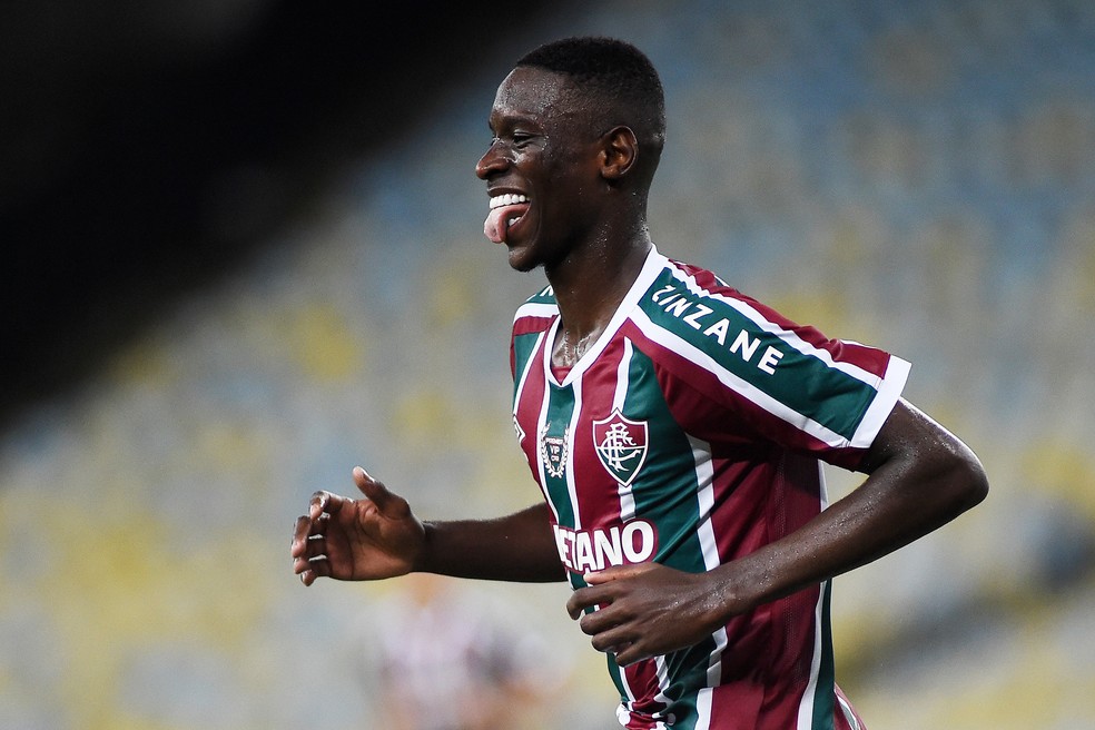 Luiz Henrique comemora gol do Fluminense — Foto: André Durão