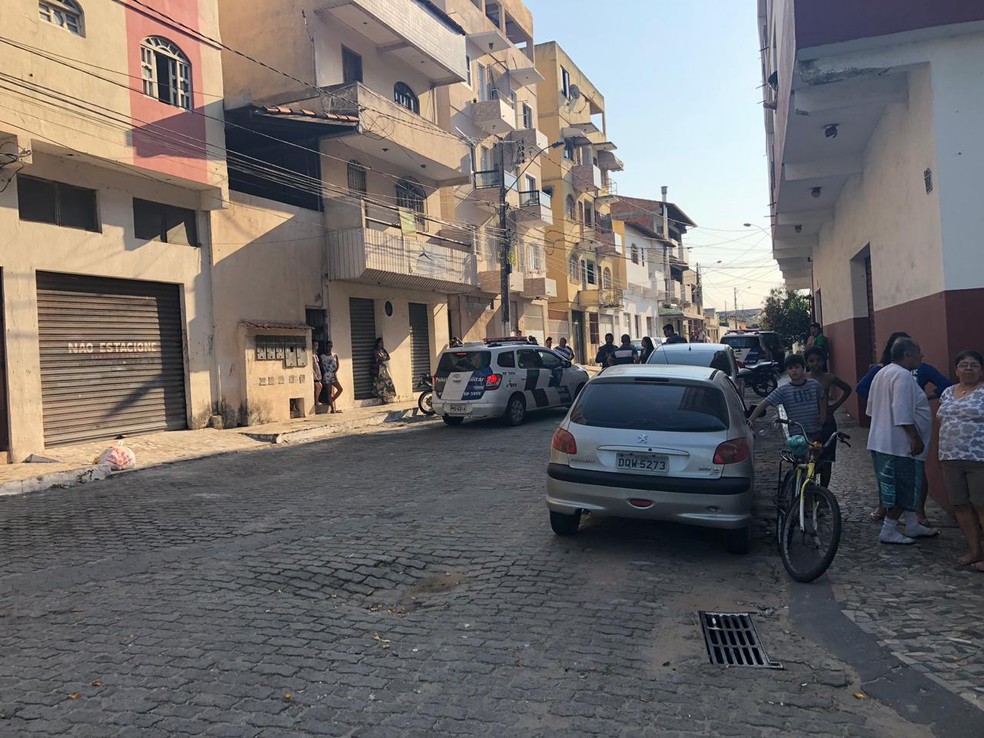 Policial militar foi morto no bairro Santos Dumont, em Vila Velha, no ES — Foto: Diony Silva/TV Gazeta