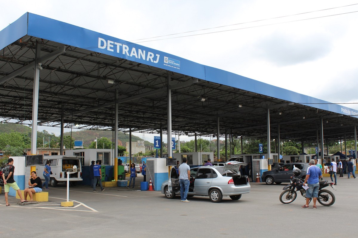 DetranRJ começa atendimento noturno para regularizar serviços; veja em