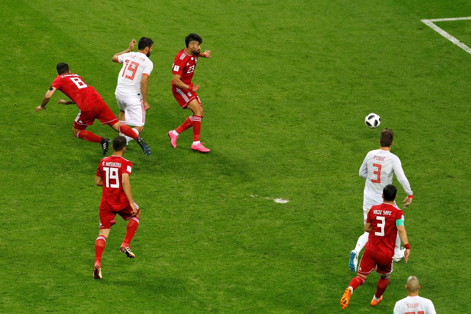 Entre a linha de 6 e a retranca, IrÃ£ e Espanha Ã© uma oportunidade para ler o jogo com novos olhos