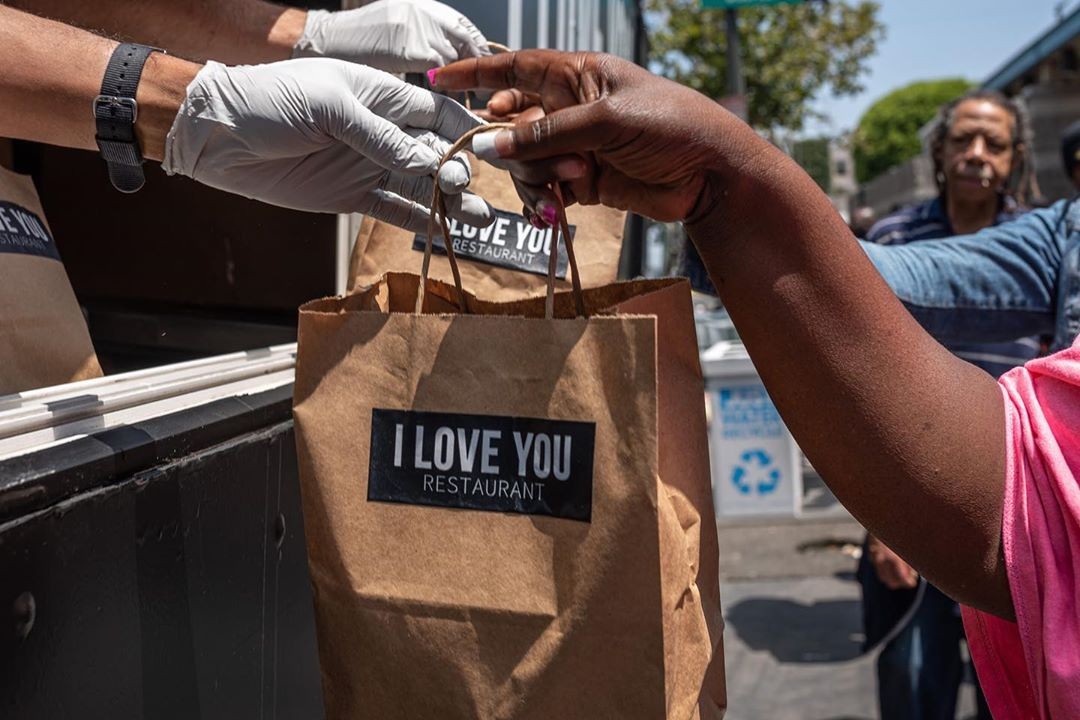 Jaden Smith, filho de Will Smith, funda food truck com comida vegana de  graça para quem precisa