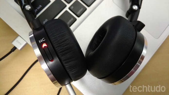 Fone de ouvido N60NC vem com áudio em 360 graus (Foto: Viviane Werneck/TechTudo)