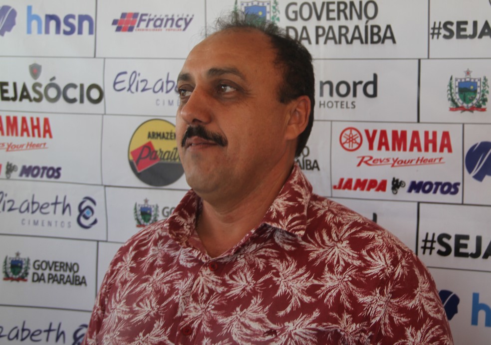 Depois de ter manifestado o desejo de concorrer a reeleição, Zezinho Botafogo se tornou réu na Operação Cartola e não vai disputar o pleito — Foto: Cisco Nobre/GloboEsporte.com