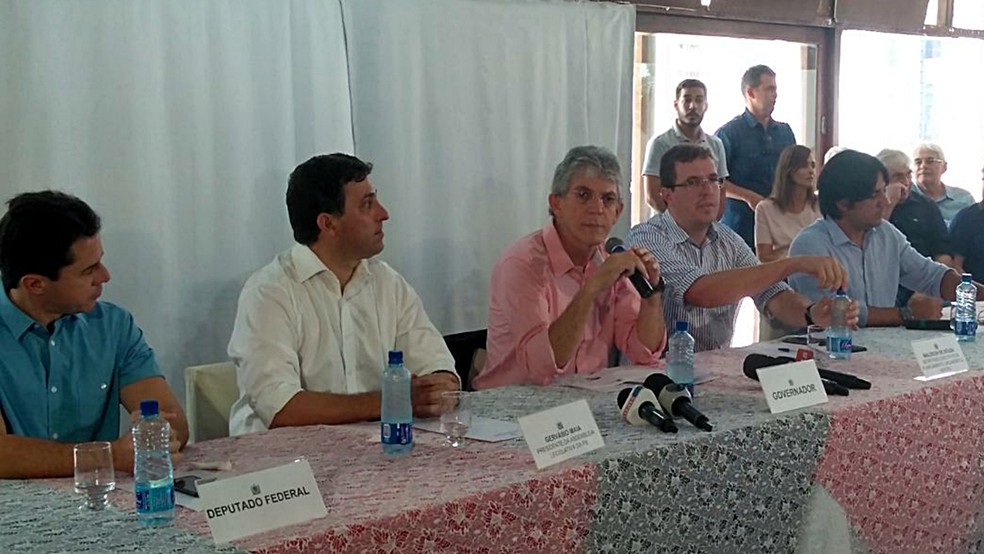 Governador da ParaÃ­ba Ricardo Coutinho anunciou permanÃªncia atÃ© o fim do mandato (Foto: Dani Fechine/G1)