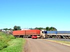 Caminhoneiros fazem protestos e interditam rodovias no Paraná