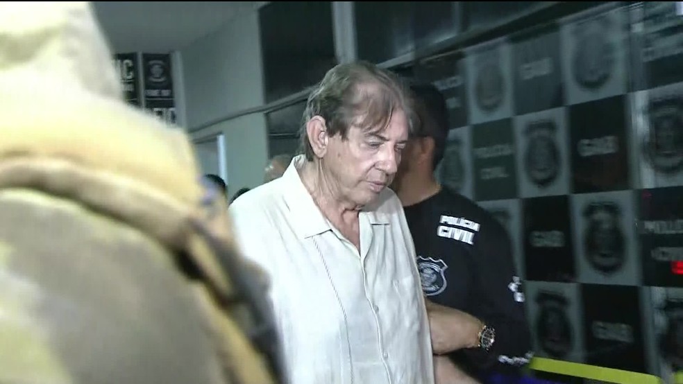 JoÃ£o de Deus apÃ³s ser preso, em GoiÃ¢nia â€” Foto: ReproduÃ§Ã£o/TV Globo
