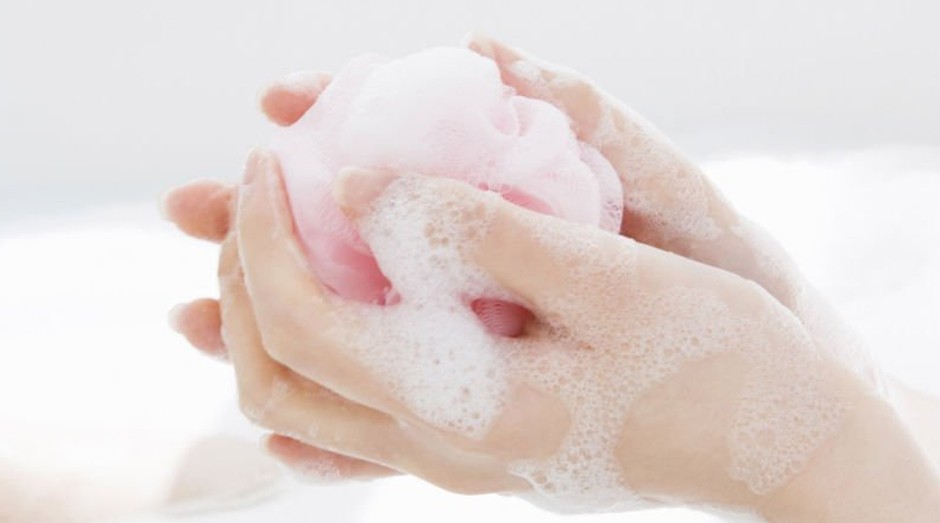 Anvisa pede medidas para evitar acidentes com produtos de banho (Foto: Reprodução)