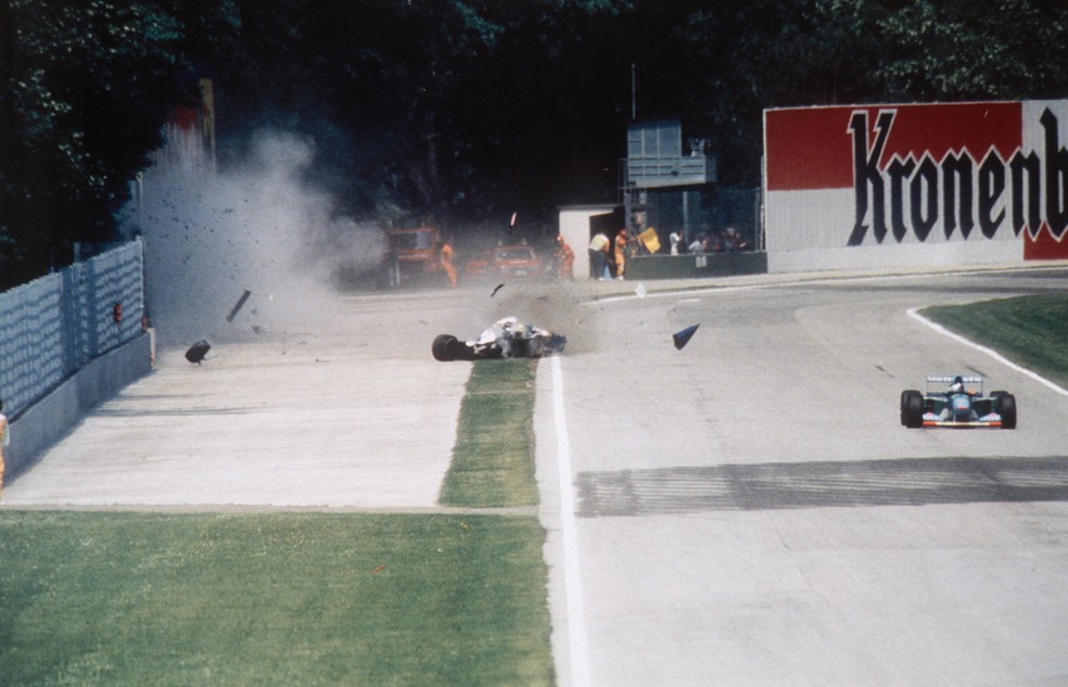 Em 1994, Ayrton Senna morreu aps um violento acidente na Curva Tamburello, em Imola  Foto: Alberto Pizzoli/Sygma/Sygma via Getty Images