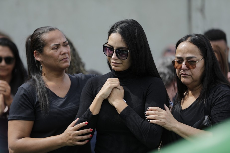 Shayene Cesário, viúva de Wilson Vieira Alves, o Moisés, ex-presidente da Vila Isabel assassinado na Barra da Tijuca