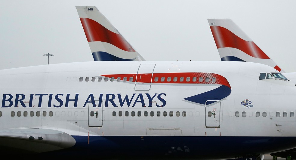 Imagem de arquivo mostram aeronaves da British Airways paradas no aeroporto de Heathrow, em Londres — Foto: Frank Augstein/AP