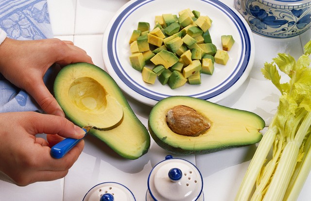 Abacate e avocado são cheios de nutrientes (Foto: Thinkstosck)
