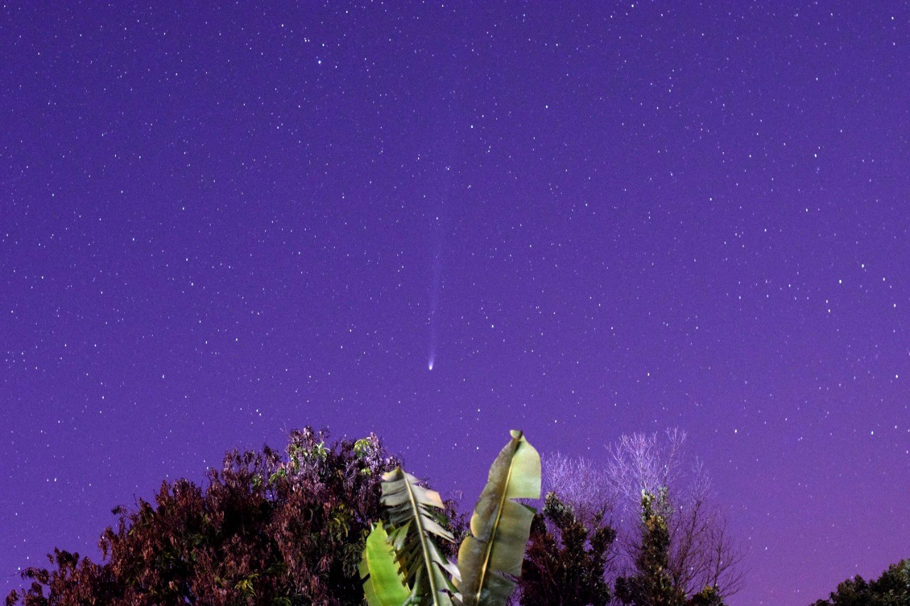 FOTOS: Cometa Leonard é visto no céu de Mococa