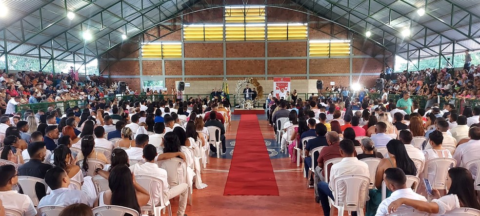 Cerimônia ocorreu no ginásio do Instituto Imaculada Conceição, região do Segundo Distrito de Rio Branco — Foto: Murilo Lima/Rede Amazônica Acre