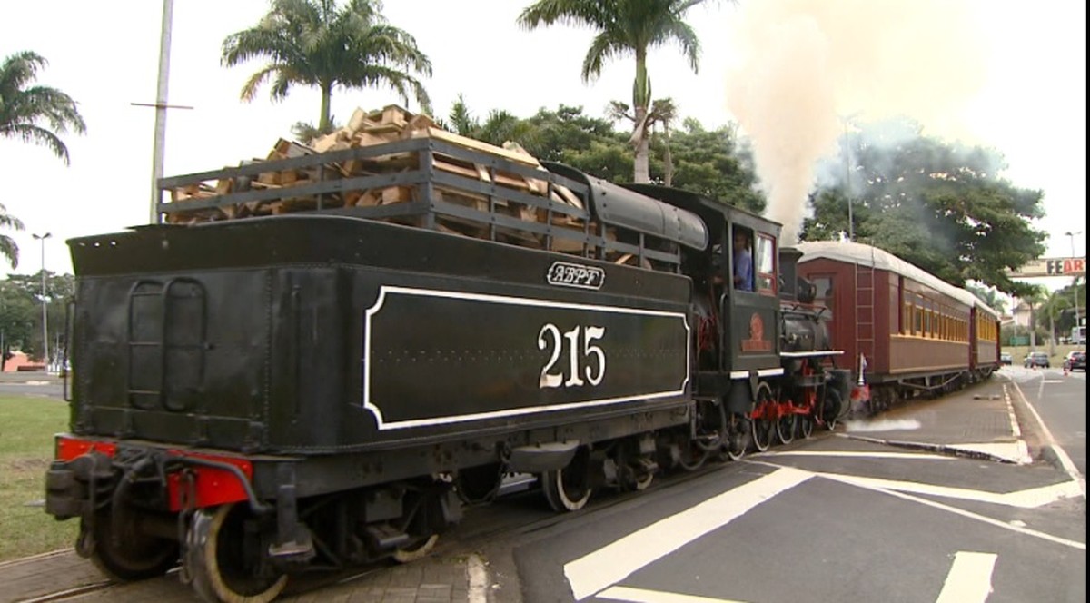 Feriadão da Proclamação da República tem passeios de Maria Fumaça a ...