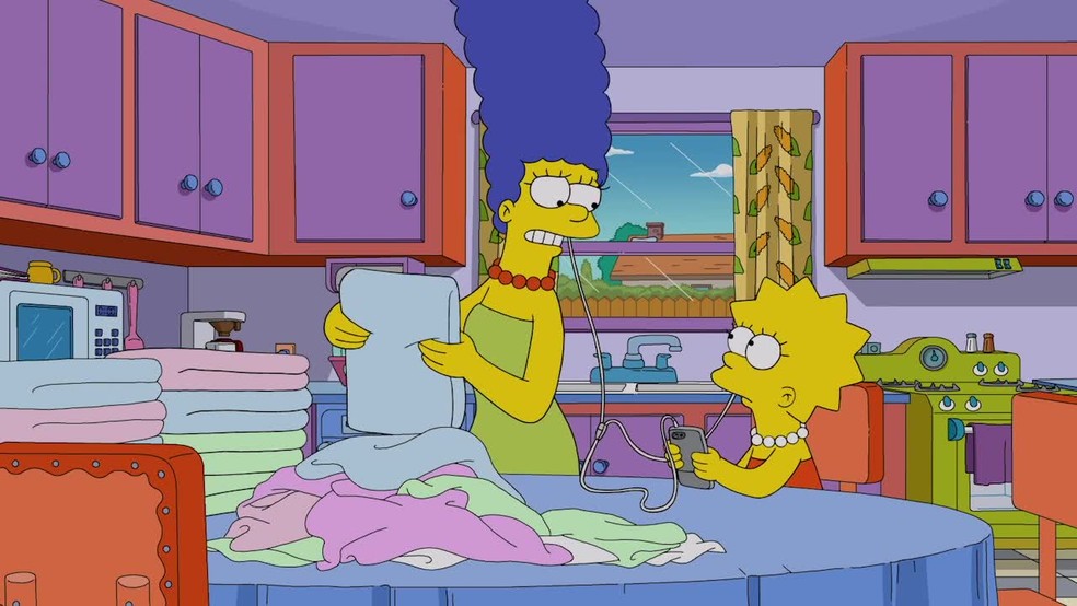 Marge é uma mãe atenciosa que tem personalidade mais inteligente que o marido Homer — Foto: Reprodução/IMDb