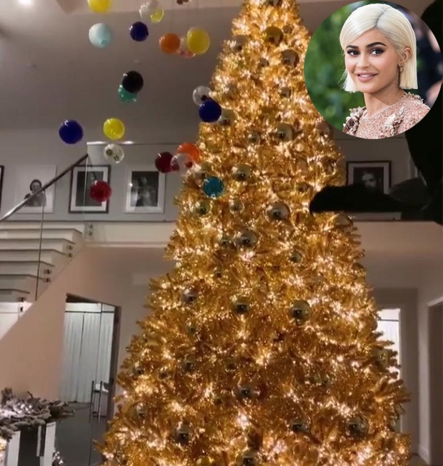 Kylie Jenner instala árvore de Natal gigante em sua casa (Foto: Instagram/ Reprodução)