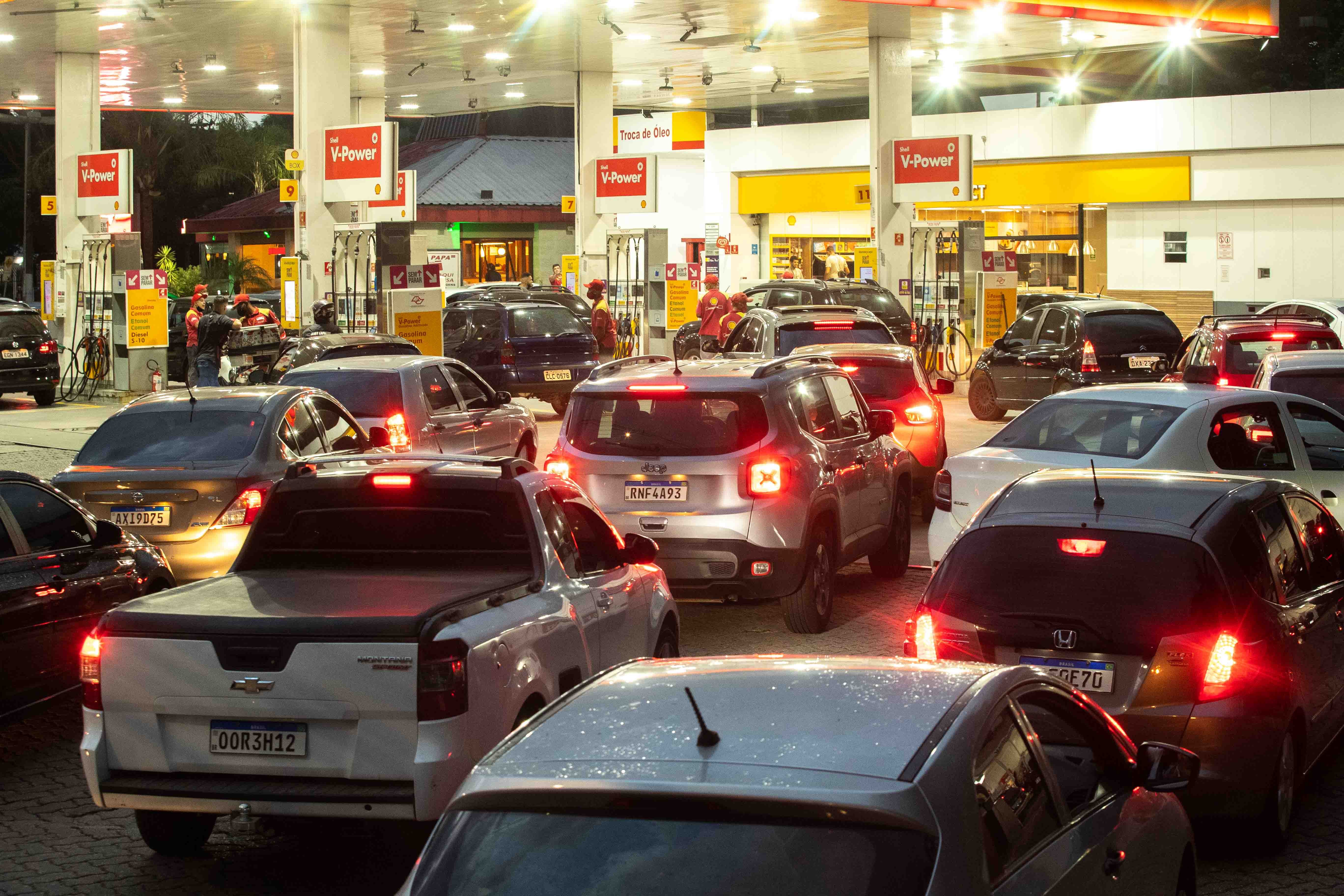 Pesquisa da ANP aponta postos de Passos e Três Corações com preço do litro da gasolina acima de R$ 8