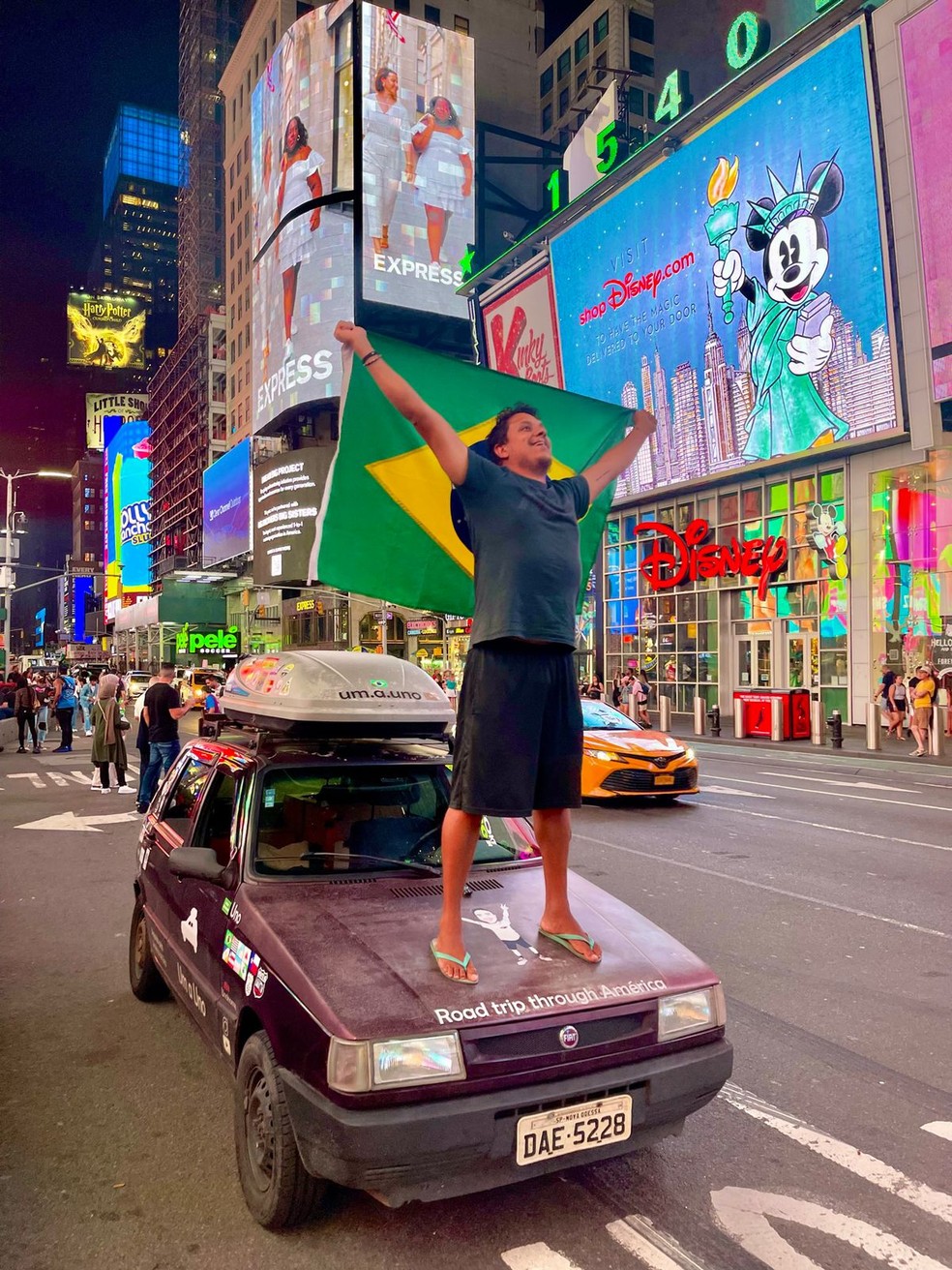 Chega de Luiz à Times Square, em Nova York — Foto: Arquivo pessoal/ Luiz Torelli
