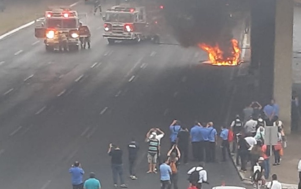 Trânsito na região foi bloqueado — Foto: Arquivo pessoal