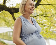 É possível engravidar durante a menopausa? Especialistas respondem