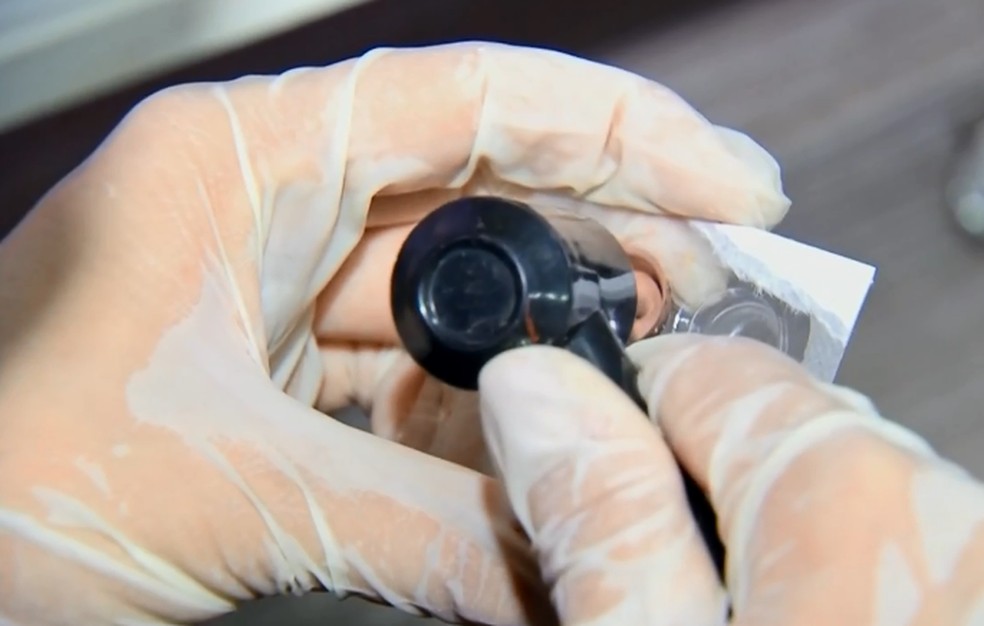 Técnica de micropigmentação nas mamas exige conhecimentos especializados — Foto: TV TEM/Reprodução
