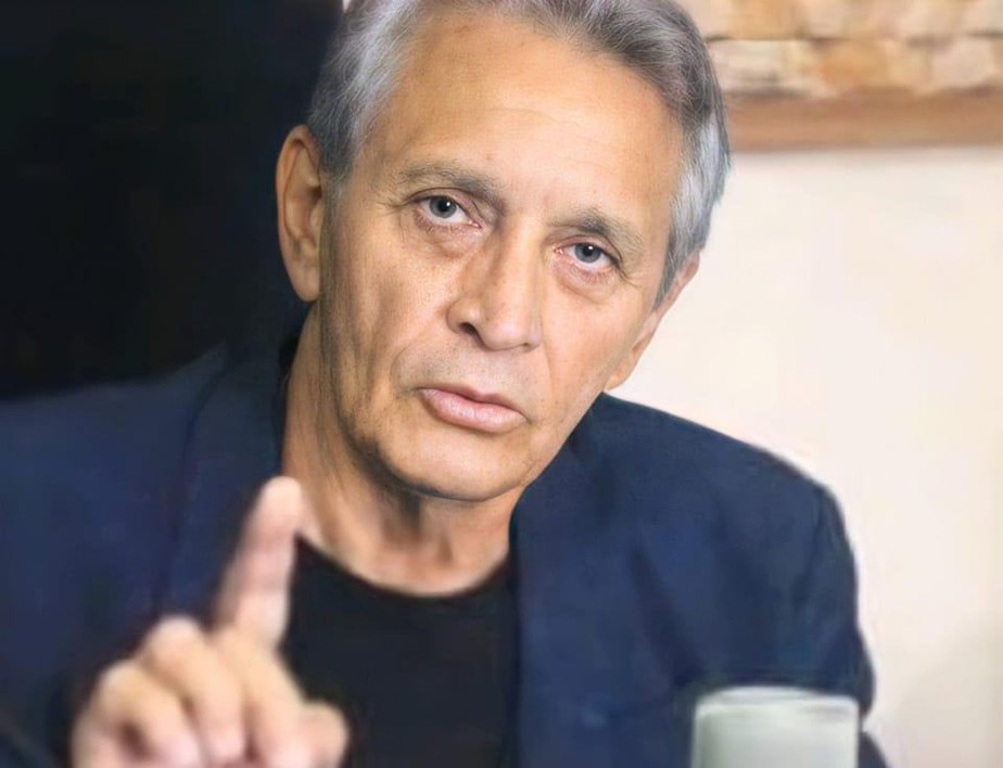 Jornalista Hélio Nogueira foi denunciado por racismo contra indígenas e quilombolas