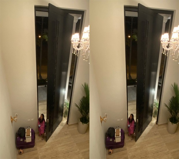 Simone na porta gigante de sua mansão (Foto: Reprodução/Instagram)