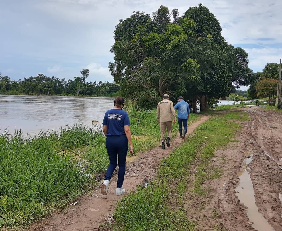 Rio Purus em Santa Rosa começou a apresentar vazante nesta quinta-feira (18) — Foto: Arquivo/Corpo de Bombeiros do Acre