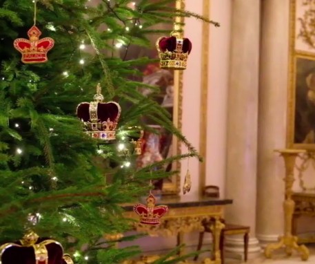 Natal no Palácio de Buckingham (Foto: Reprodução / Instagram) Natal no Palácio de Buckingham (Foto: Reprodução / Instagram)