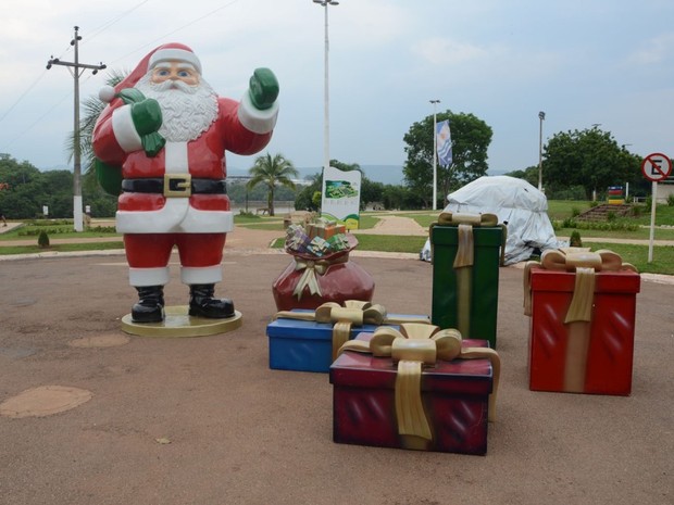 Papai Noel gigante receberá visitantes da vila, no parque Cesamar (Foto: Valério Zelaya/ Prefeitura de Palmas)