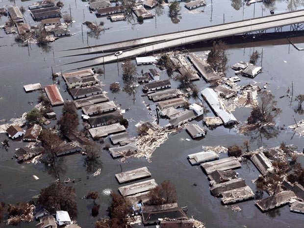 Em 2005, o furacão Katrina destruiu Nova Orleans e mostrou a vulnerabilidade dos Estados Unidos (Foto: AFP/arquivo)
